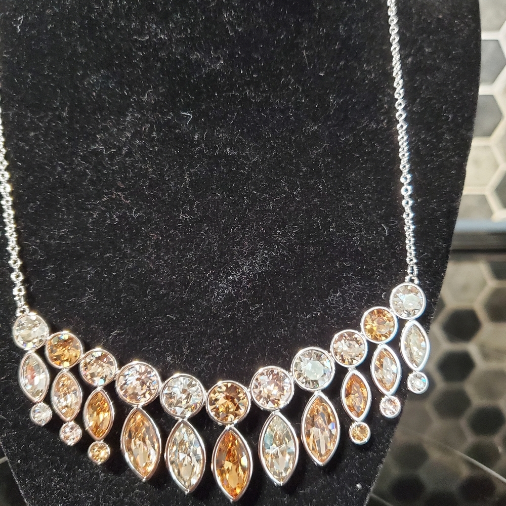 NIB Touchstone Crystal By Swarovski Retired Golden Teardrop Necklace